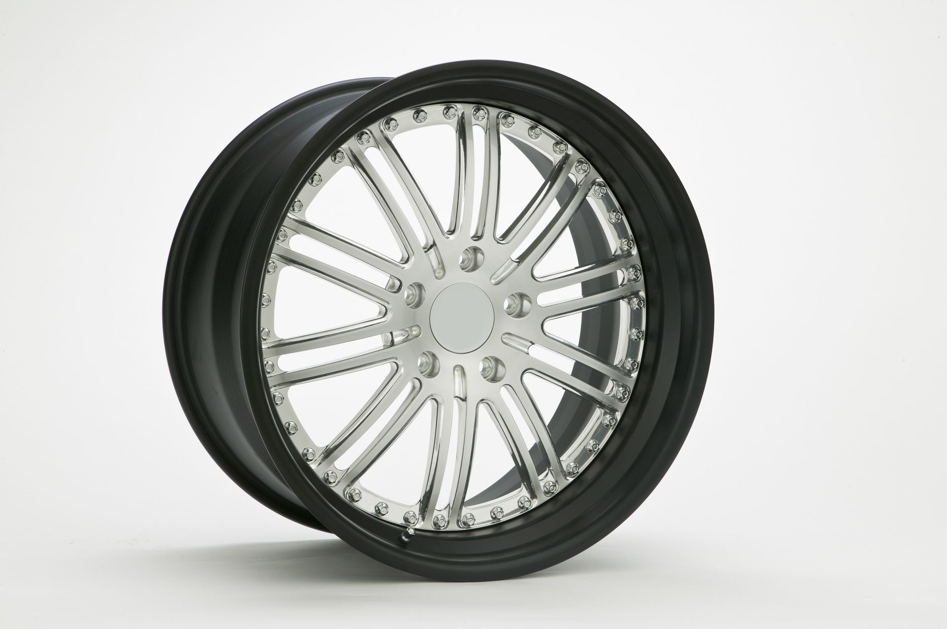 Polished alloy wheel rim